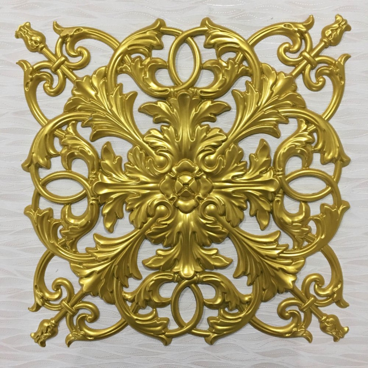 Decogold İşlemeli Altın Motif 40 cm